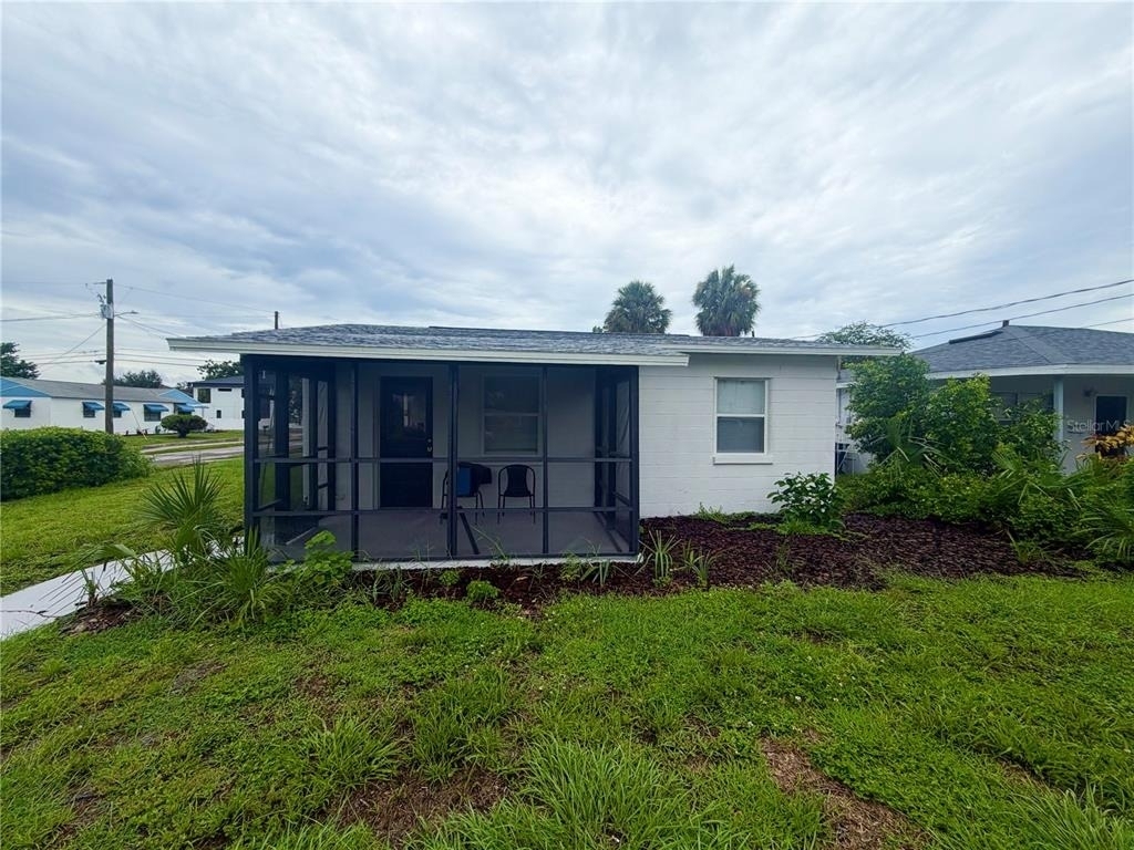 1502 W Grace Street - Photo 0