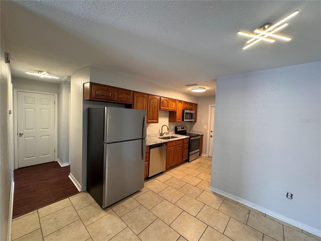 121 E Patterson Street - Photo 2