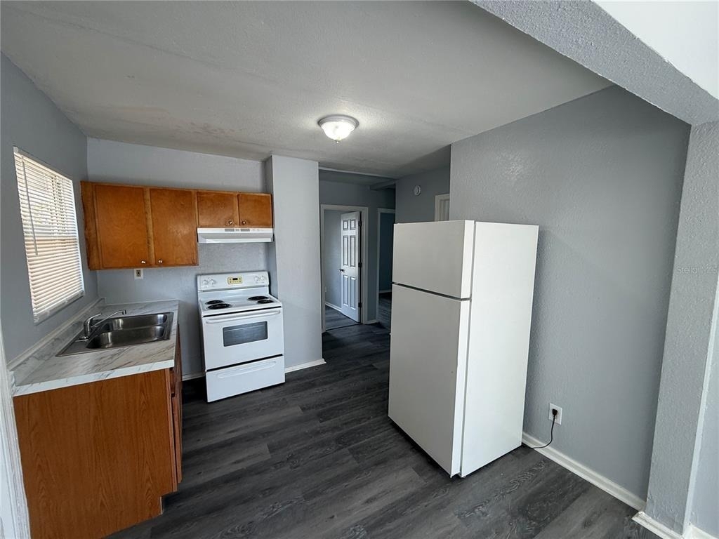 1748 2nd Street Ne - Photo 2