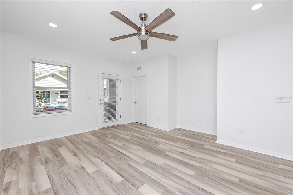 915 E 15th Avenue - Photo 11