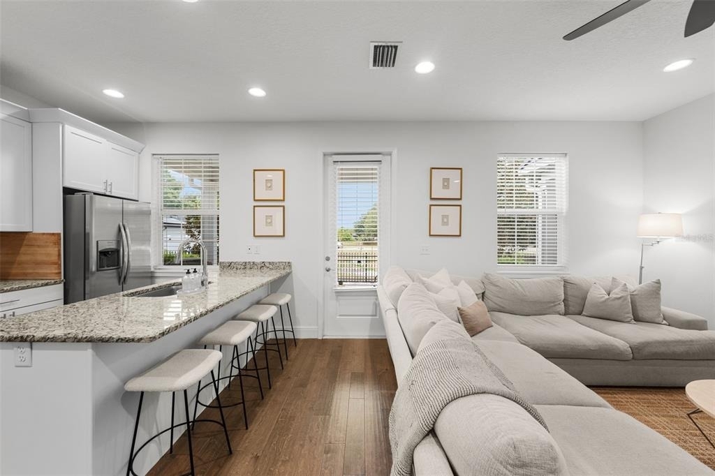 6615 S Manhattan Avenue - Photo 8