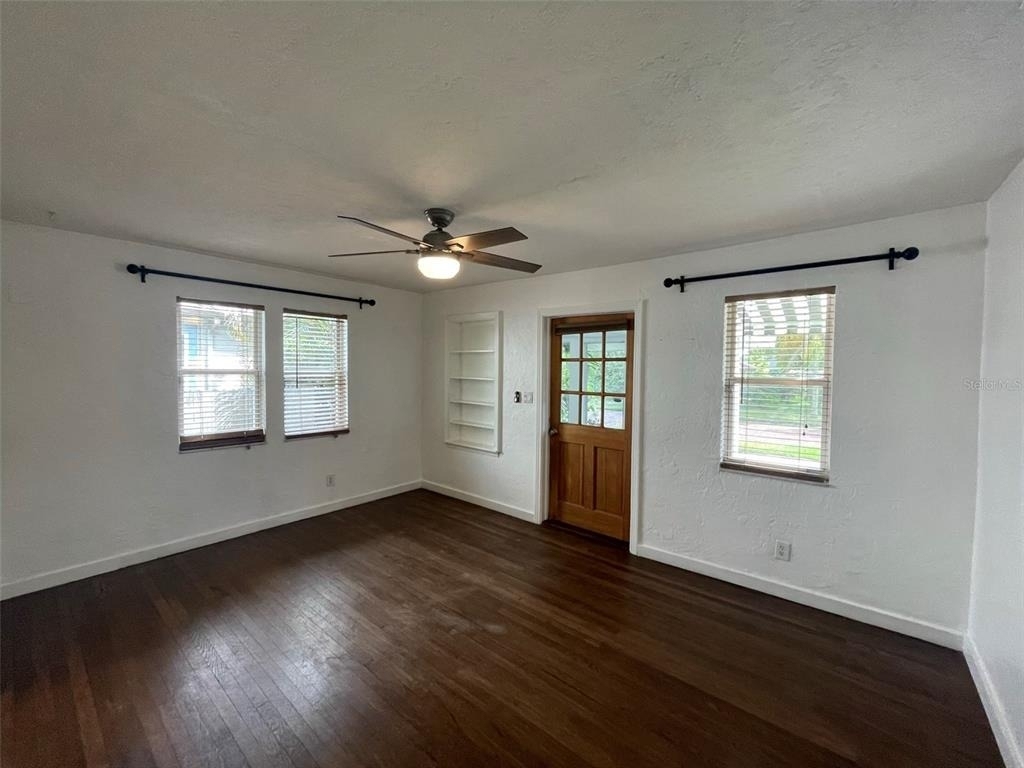 4221 Burlington Avenue N - Photo 12