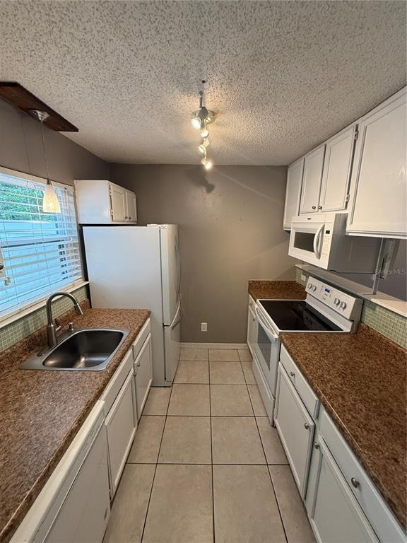 2302 Maki Road - Photo 10