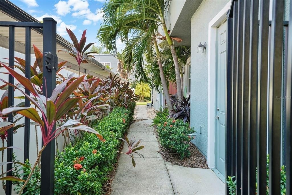 214 S Habana Avenue - Photo 2
