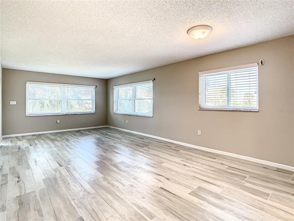4575 Cove Circle - Photo 8