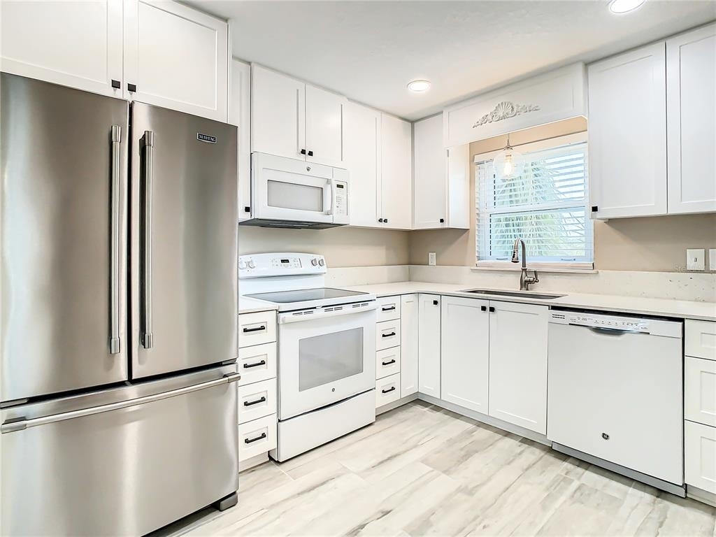 4575 Cove Circle - Photo 2