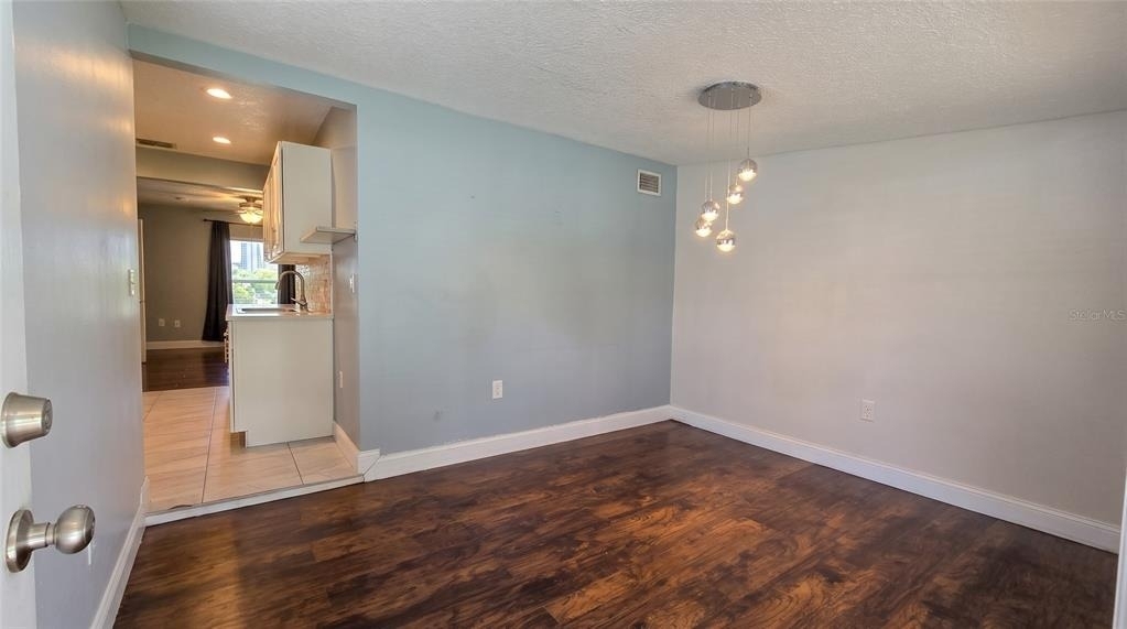 710 Kentucky Avenue - Photo 5