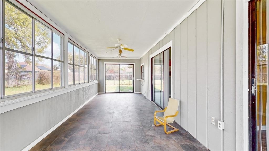 305 Medina Court - Photo 18