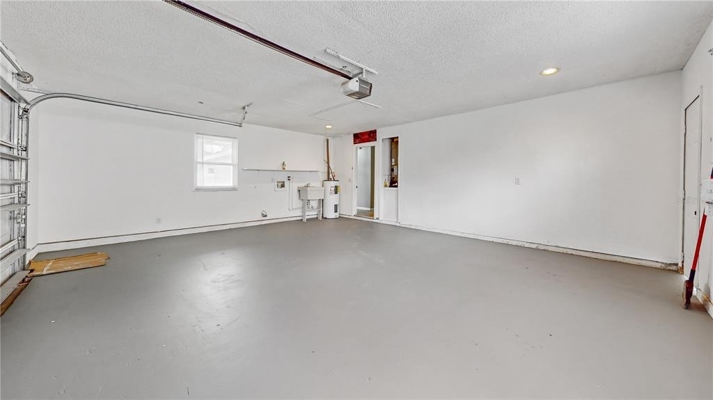 305 Medina Court - Photo 20