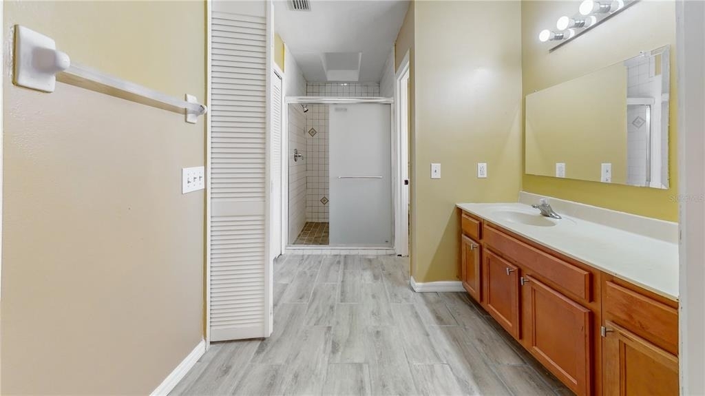 305 Medina Court - Photo 10