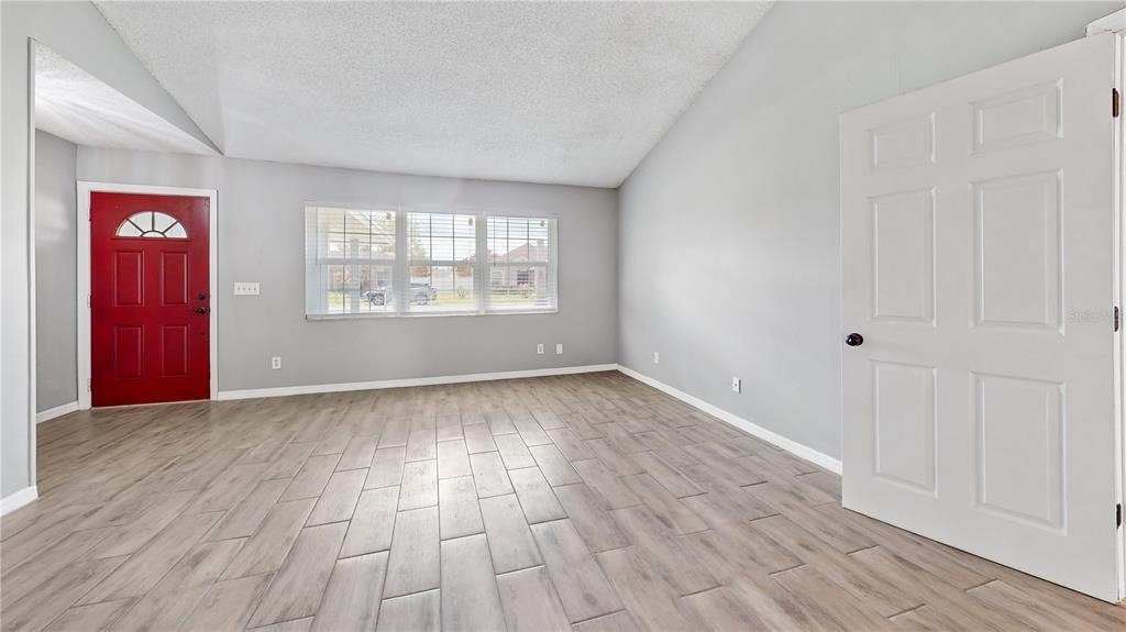 305 Medina Court - Photo 3