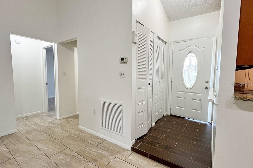10 York Court - Photo 4