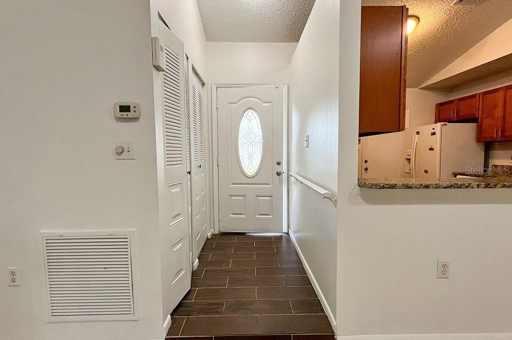 10 York Court - Photo 2