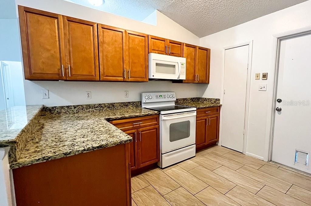 10 York Court - Photo 7