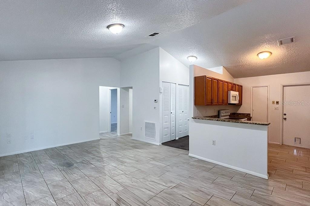10 York Court - Photo 8