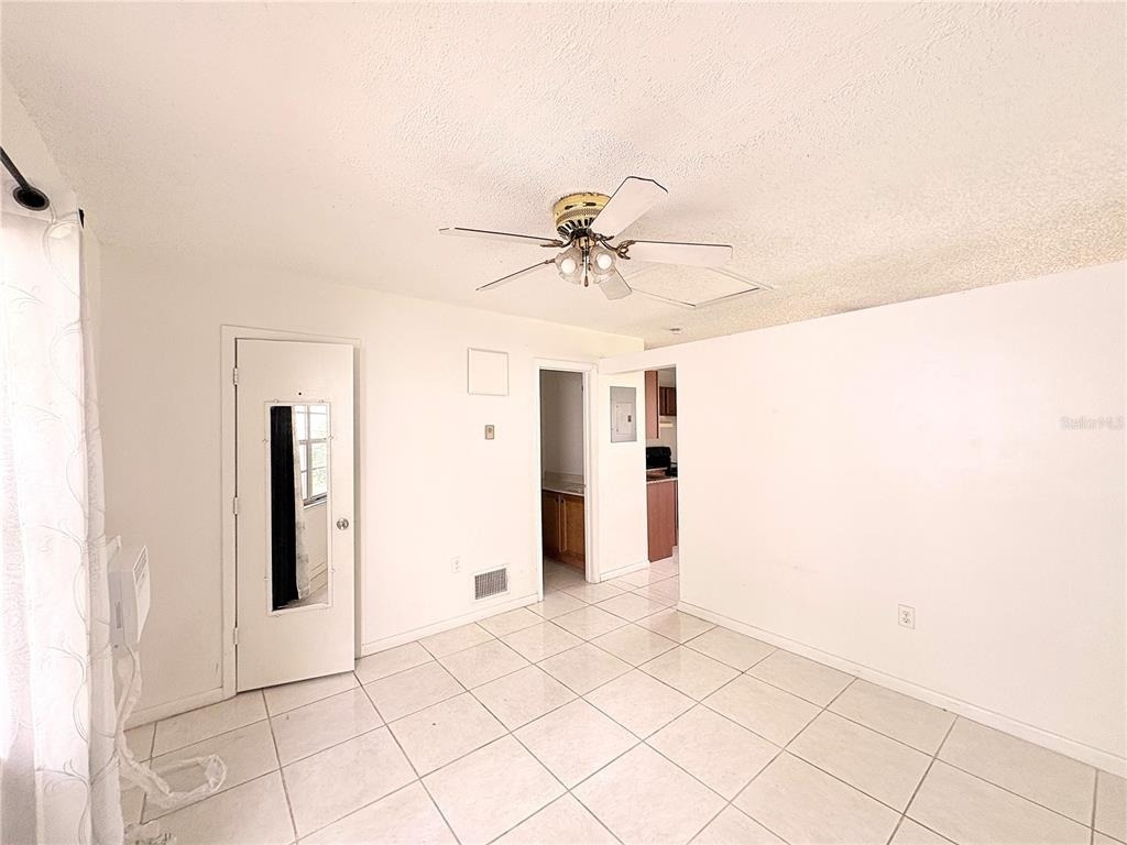 1106 E South Street - Photo 8