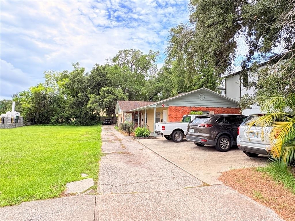 1106 E South Street - Photo 14