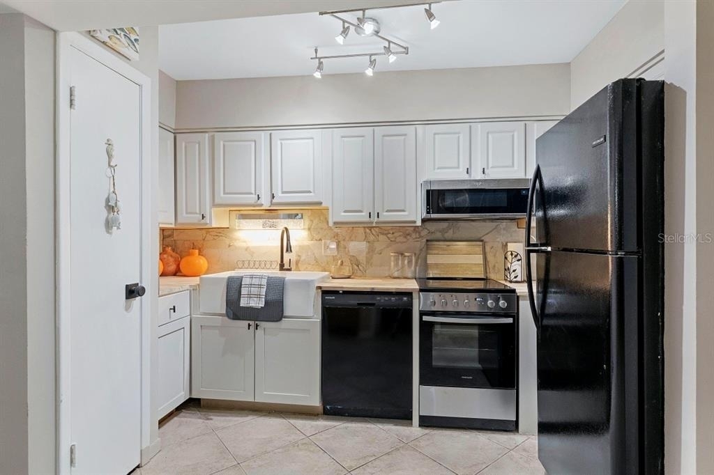 10365 Paradise Boulevard - Photo 9