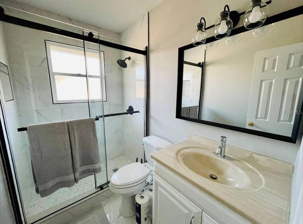 582 Revilo Boulevard - Photo 8