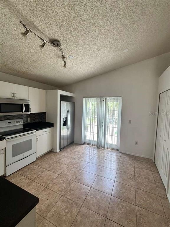2713 Palm Isle Way - Photo 3