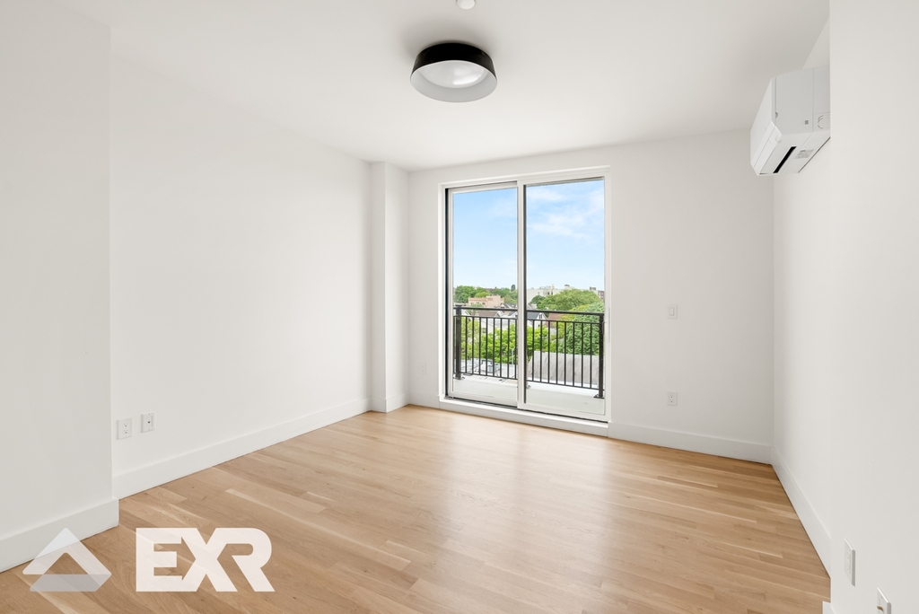 1946 Ocean Avenue - Photo 3