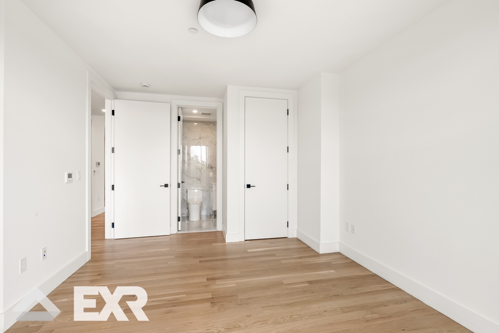 1946 Ocean Avenue - Photo 6