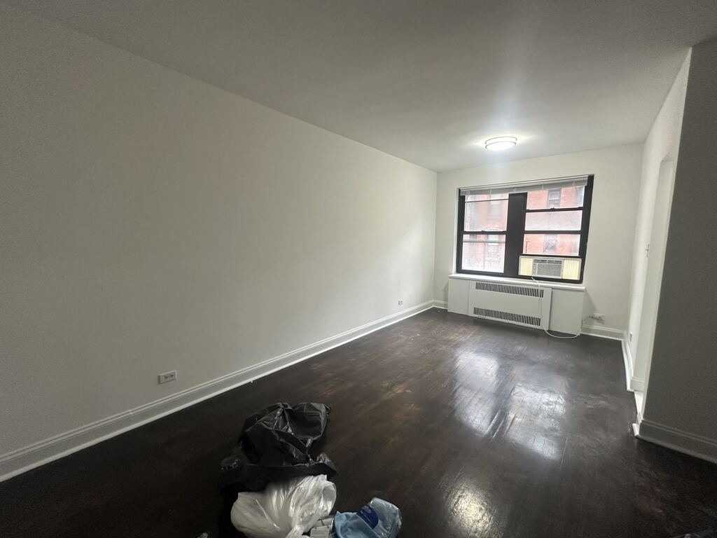 E 55th St and 3rd Ave - Photo 5