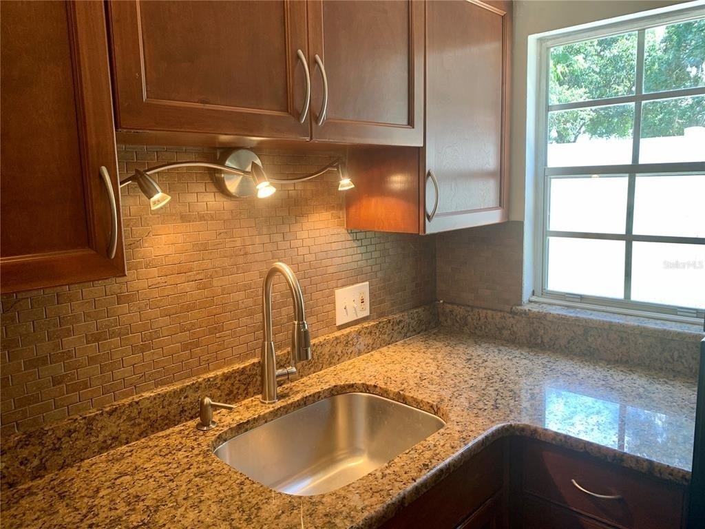 525 Conway Road - Photo 3