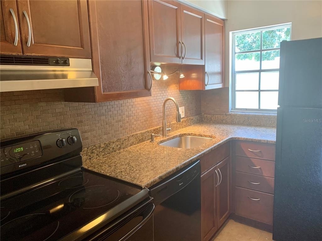 525 Conway Road - Photo 2