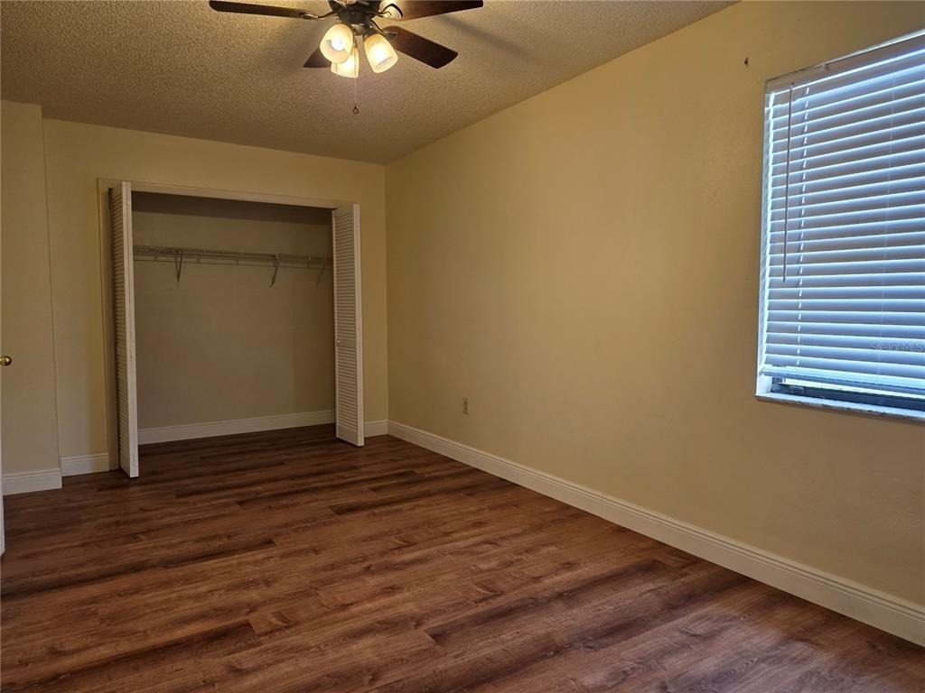 415 S Greenwich Court - Photo 8