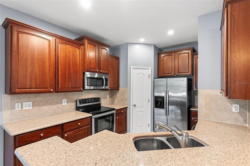 6745 Breezy Palm Drive - Photo 2