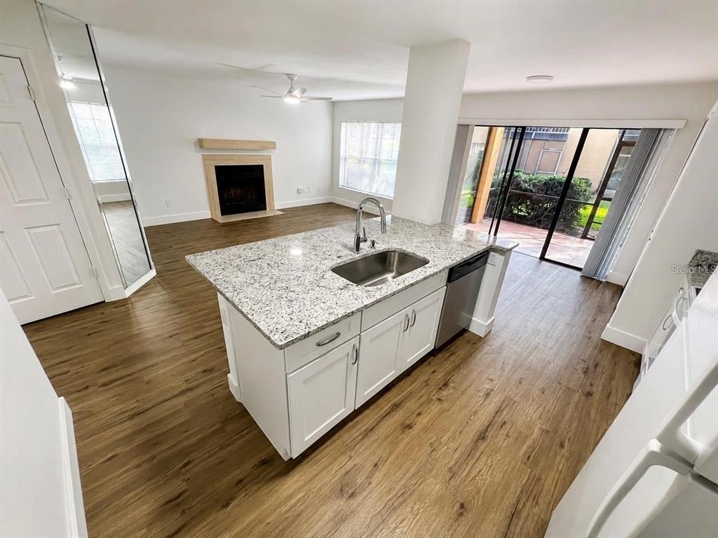 4702 Sutton Terrace - Photo 9