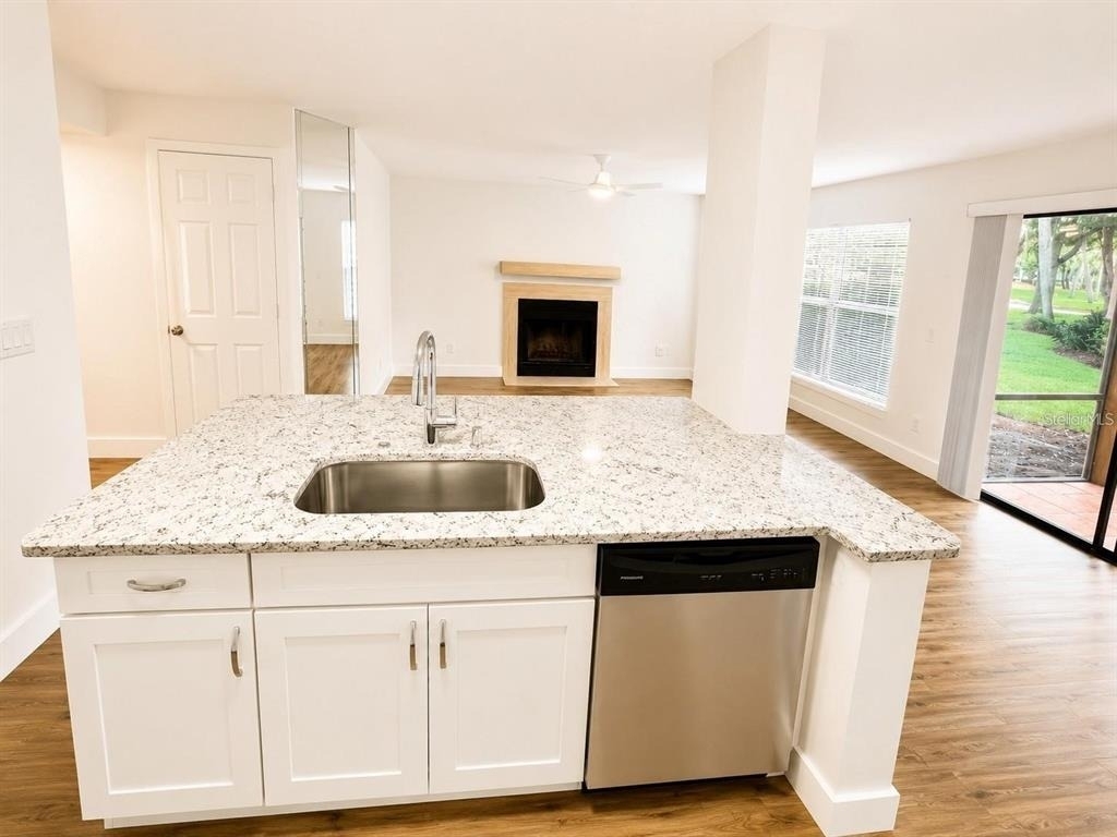 4702 Sutton Terrace - Photo 6