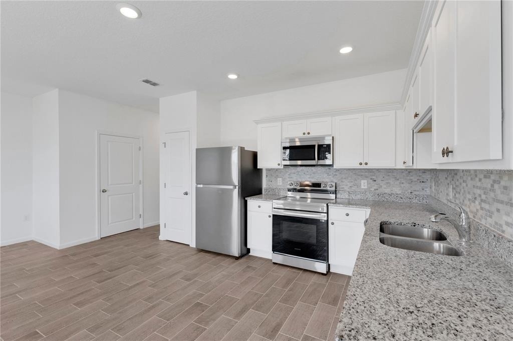 5913 Piney Shrub Place - Photo 8