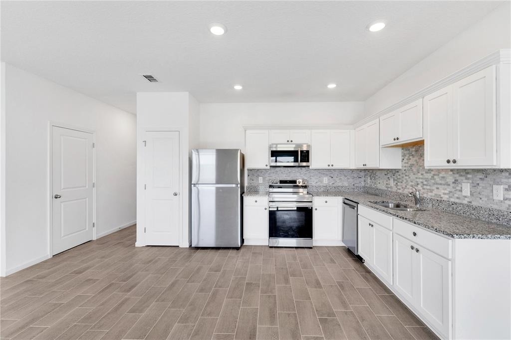 5913 Piney Shrub Place - Photo 6