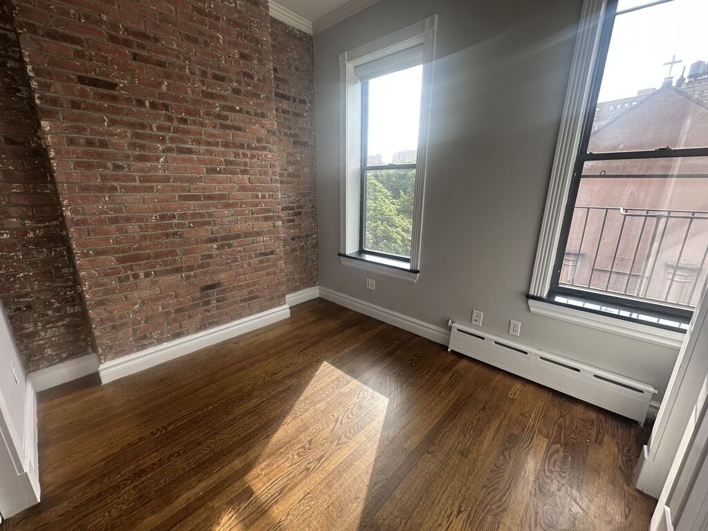 250 Mott Street - Photo 0