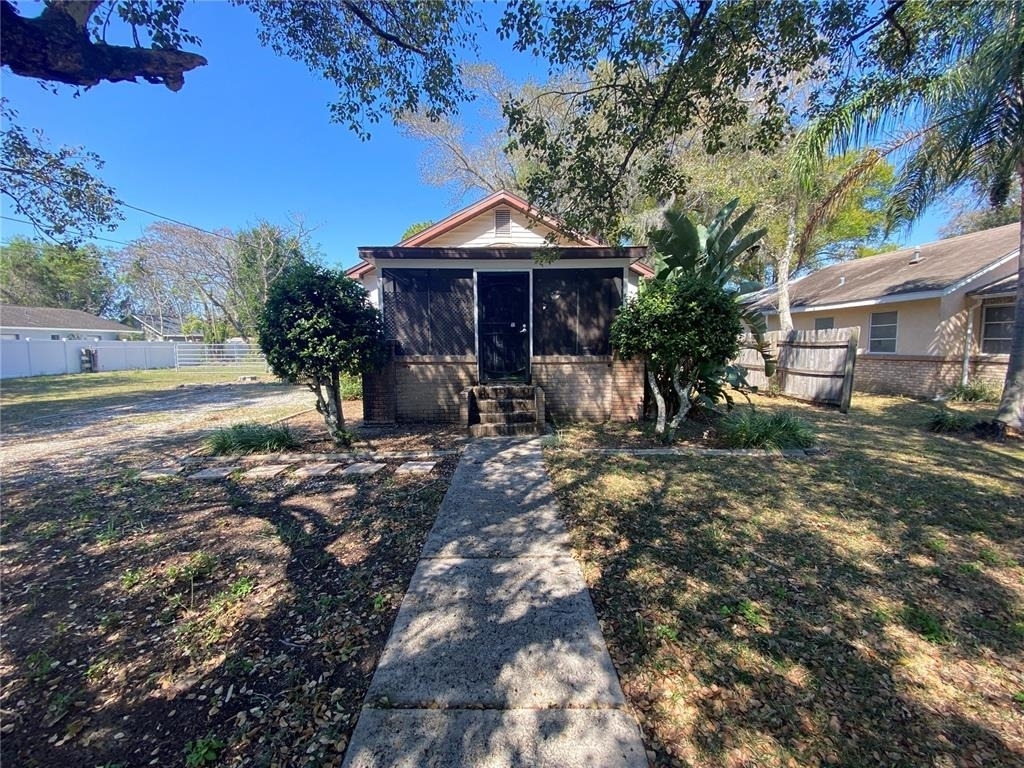 227 E Barnes Avenue - Photo 0