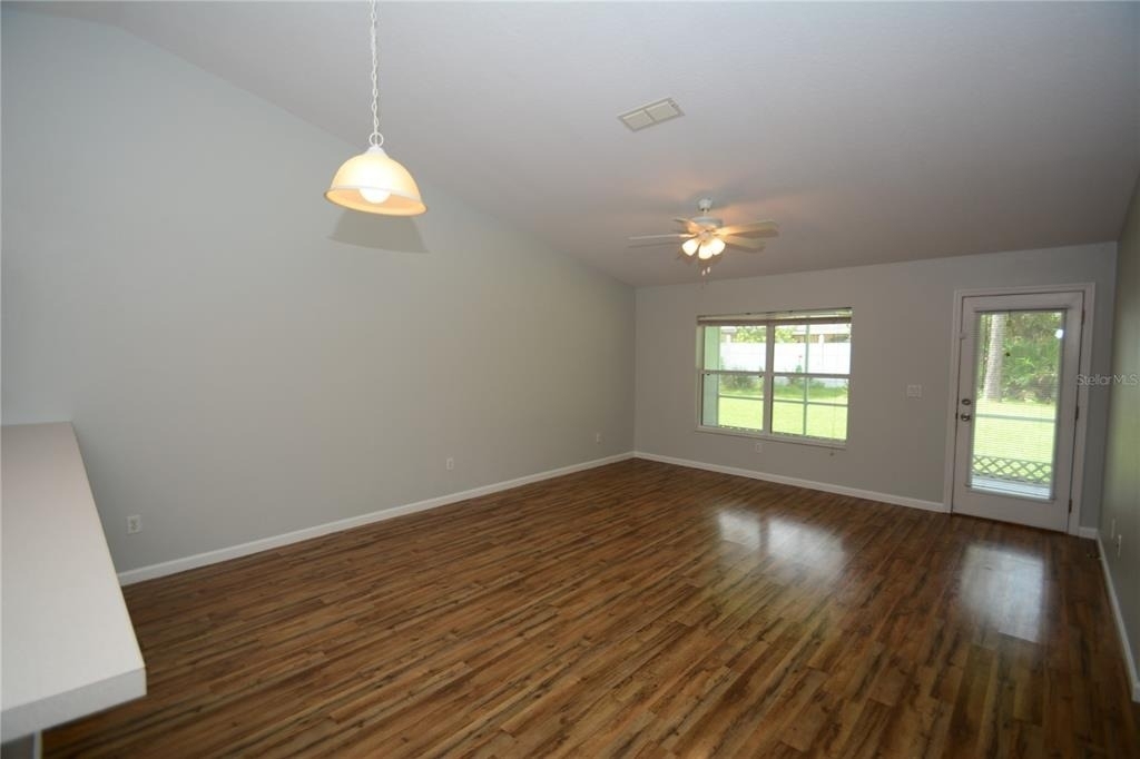 37 Eton Lane - Photo 8
