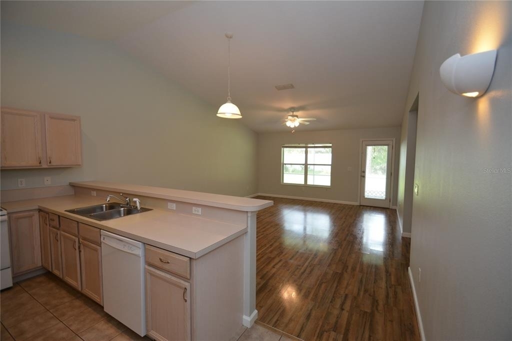 37 Eton Lane - Photo 2
