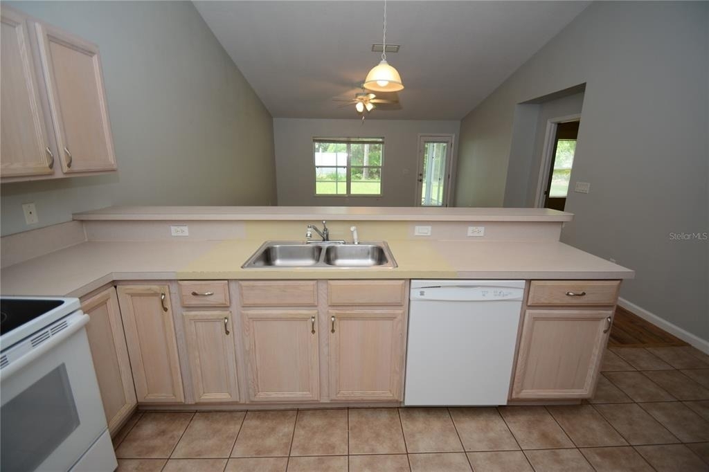 37 Eton Lane - Photo 5
