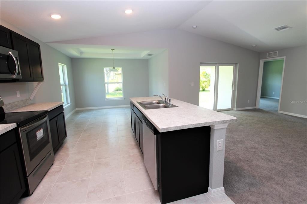 154 Australian Drive - Photo 2
