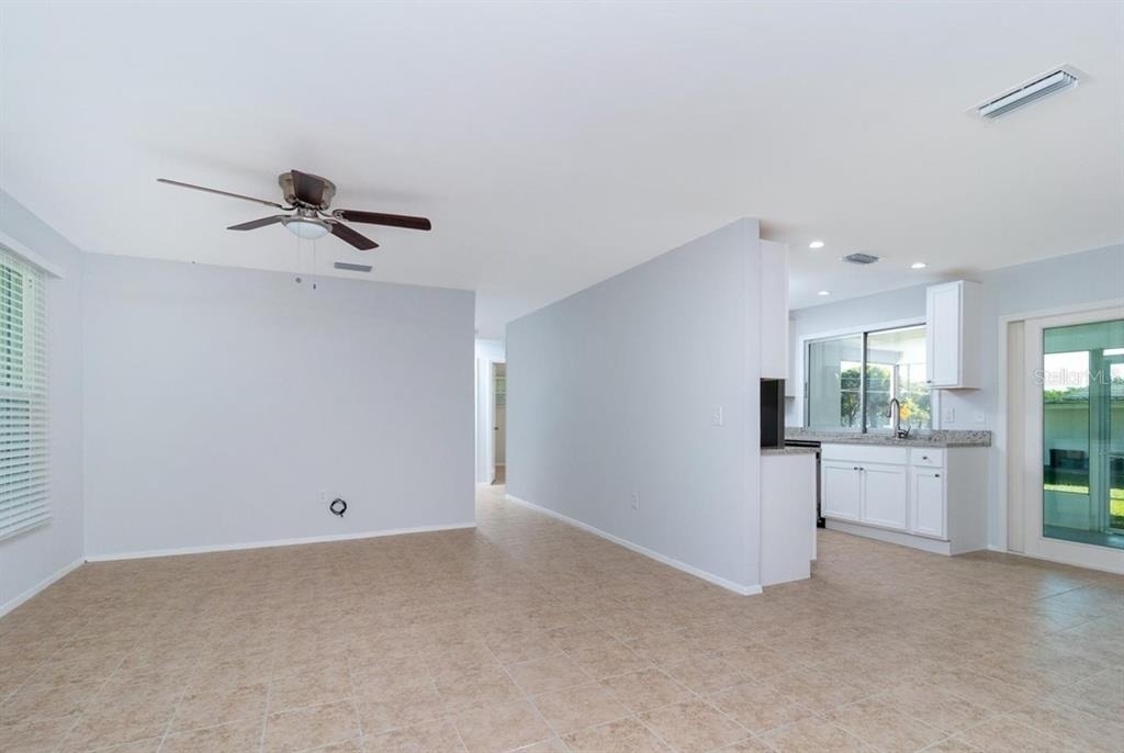 533 E Charlotte Avenue - Photo 1
