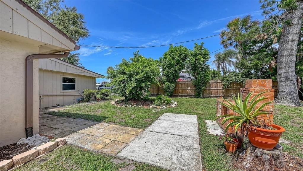 2551 Waneta Drive - Photo 34
