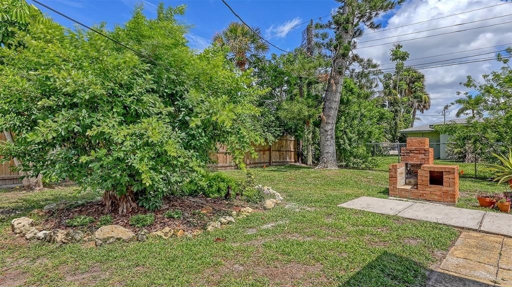 2551 Waneta Drive - Photo 32