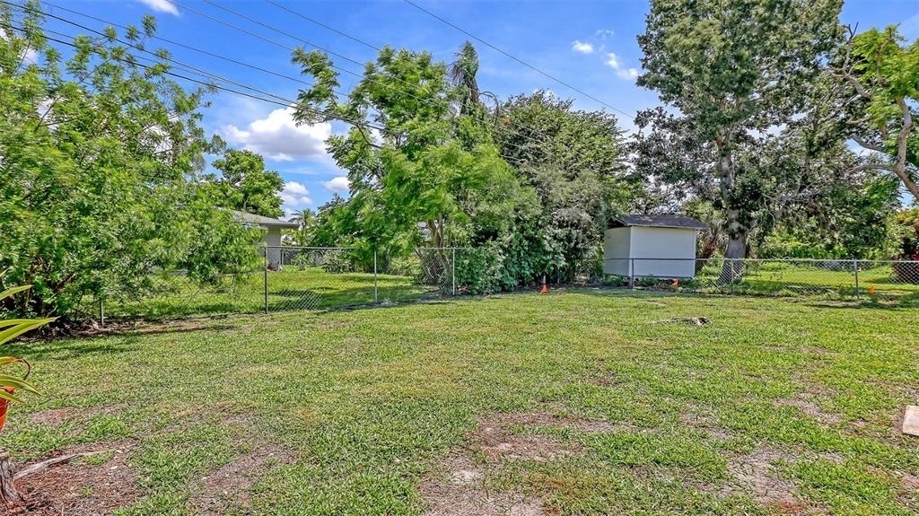 2551 Waneta Drive - Photo 33