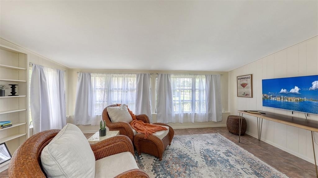 2551 Waneta Drive - Photo 10
