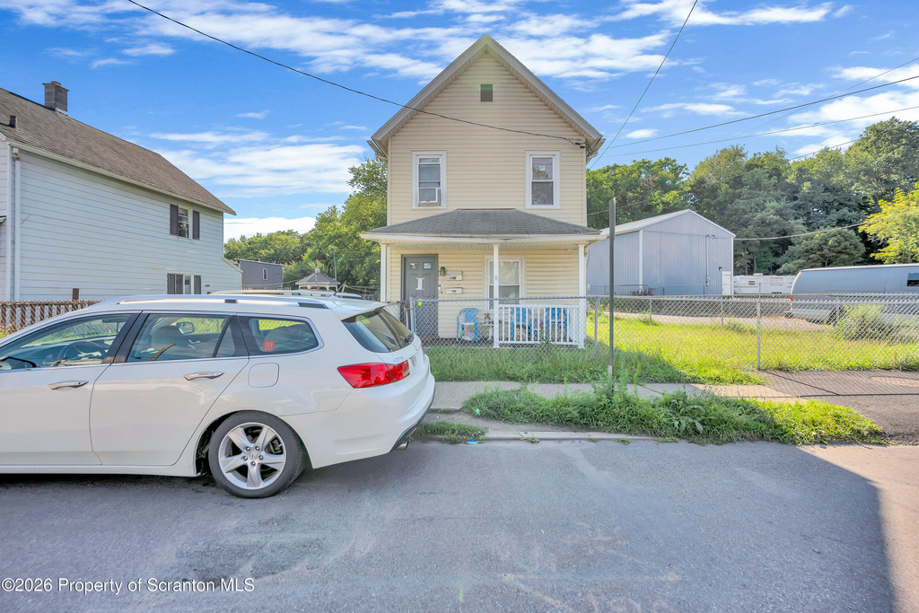 987 Providence Road - Photo 0