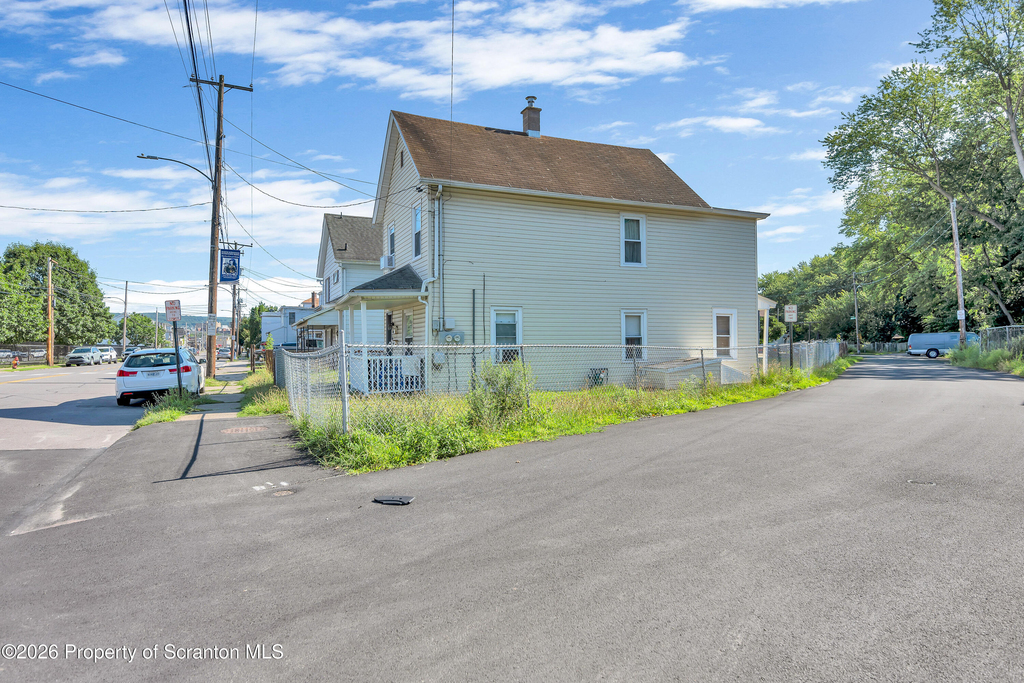 987 Providence Road - Photo 1