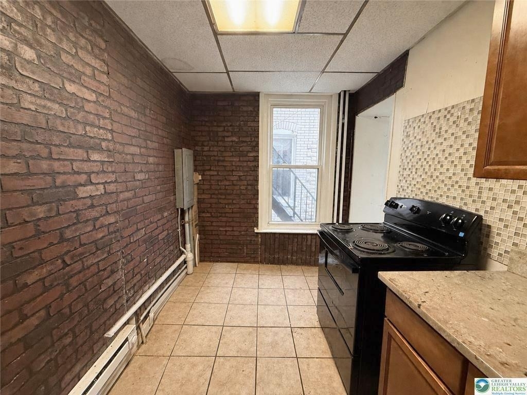 518 W Tilghman Street - Photo 8