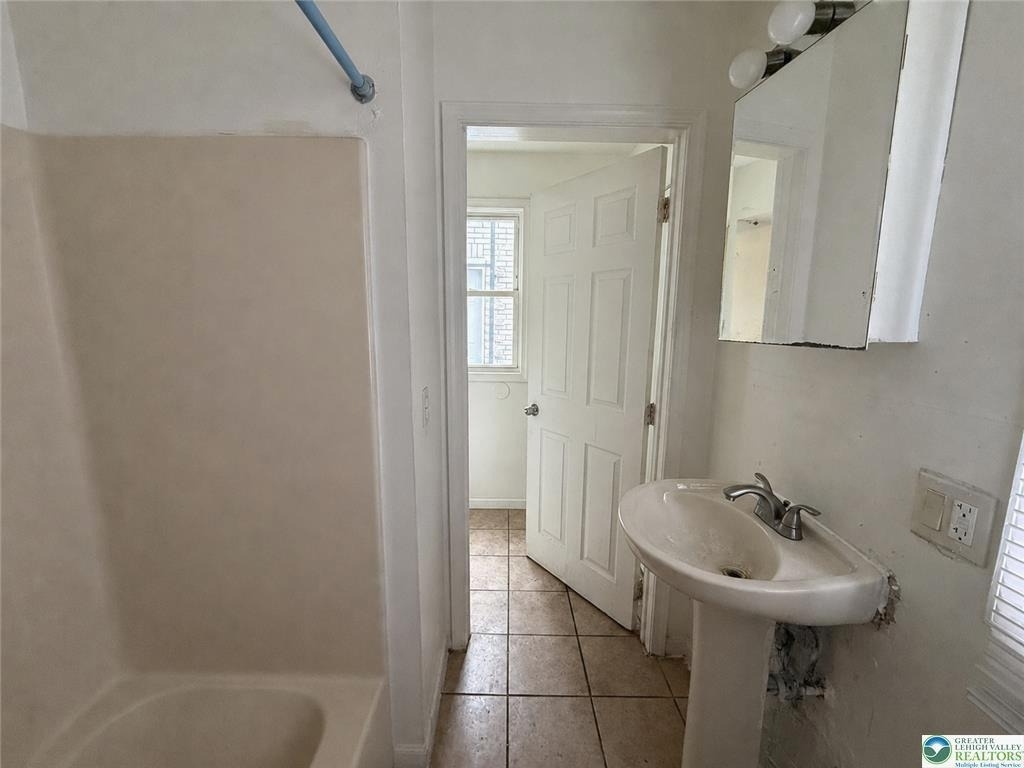 518 W Tilghman Street - Photo 10